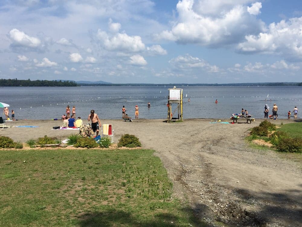 Plage municipale du lac Brome (Douglass)