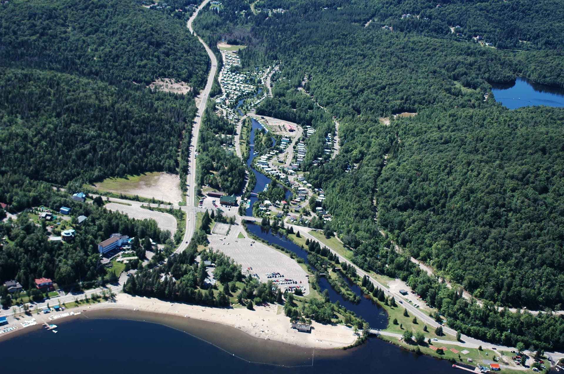 Plage du camp Massad