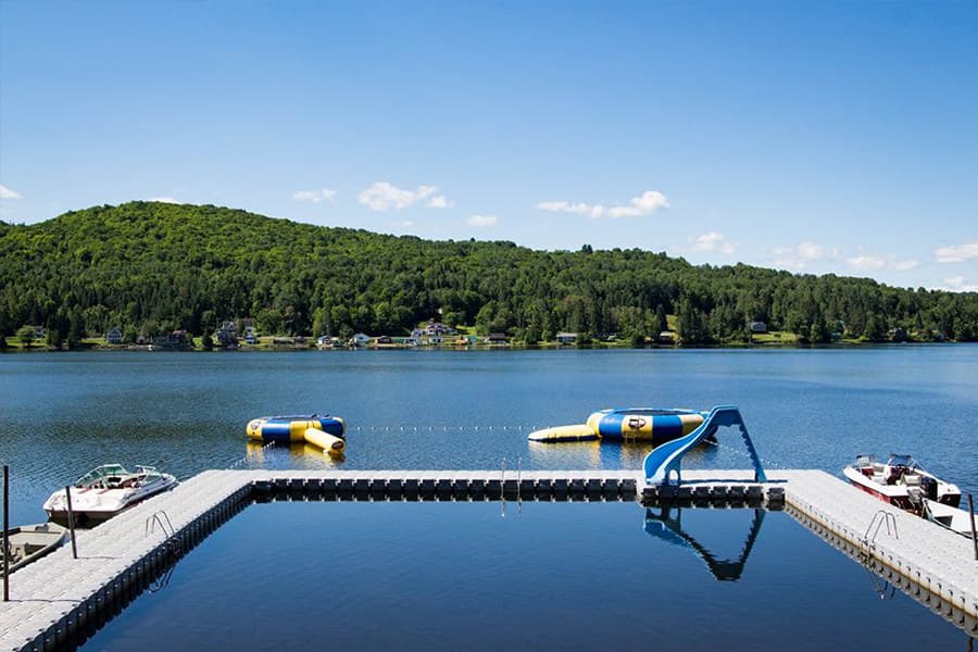 Plage Frontier Lodge